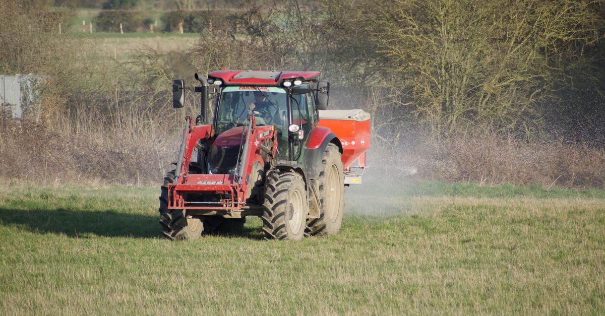Controle de combustível do distribuidor de calcário na fazenda — Inova Agro
